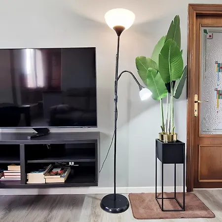 Moderno Con Parcheggio Privato