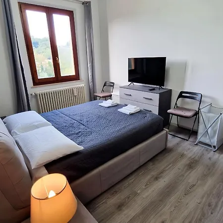 Moderno Con Parcheggio Privato 아파트