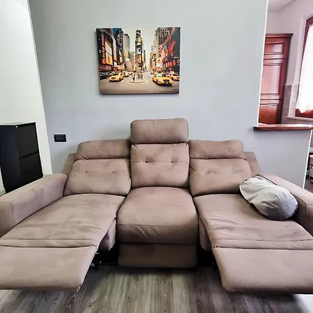 Moderno Con Parcheggio Privato 시에나