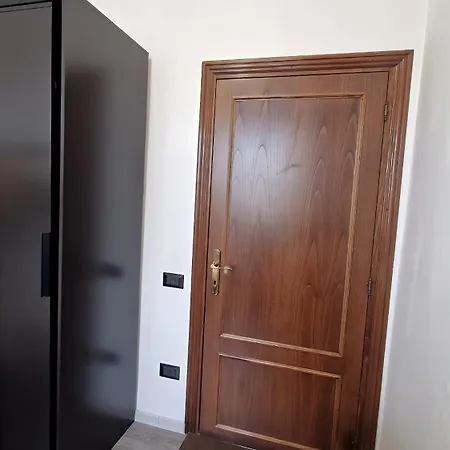 Moderno Con Parcheggio Privato 아파트 *